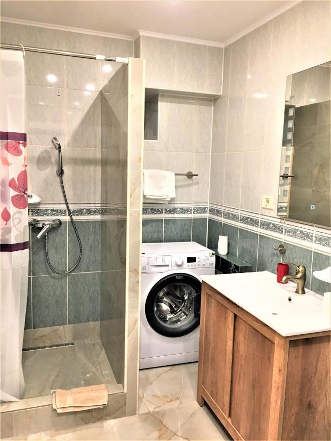 Large Apartment In Ultra-Central Location Brasov Bagian luar foto