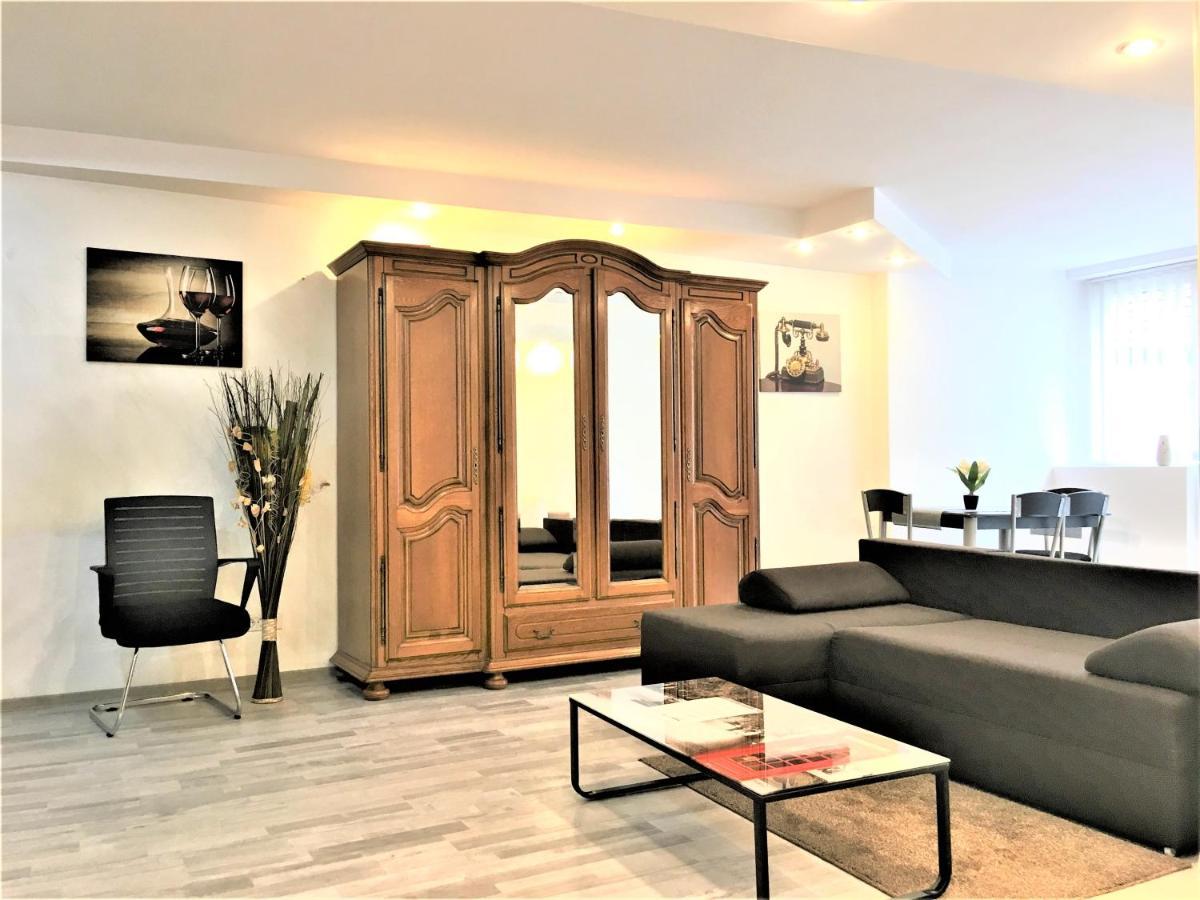 Large Apartment In Ultra-Central Location Brasov Bagian luar foto