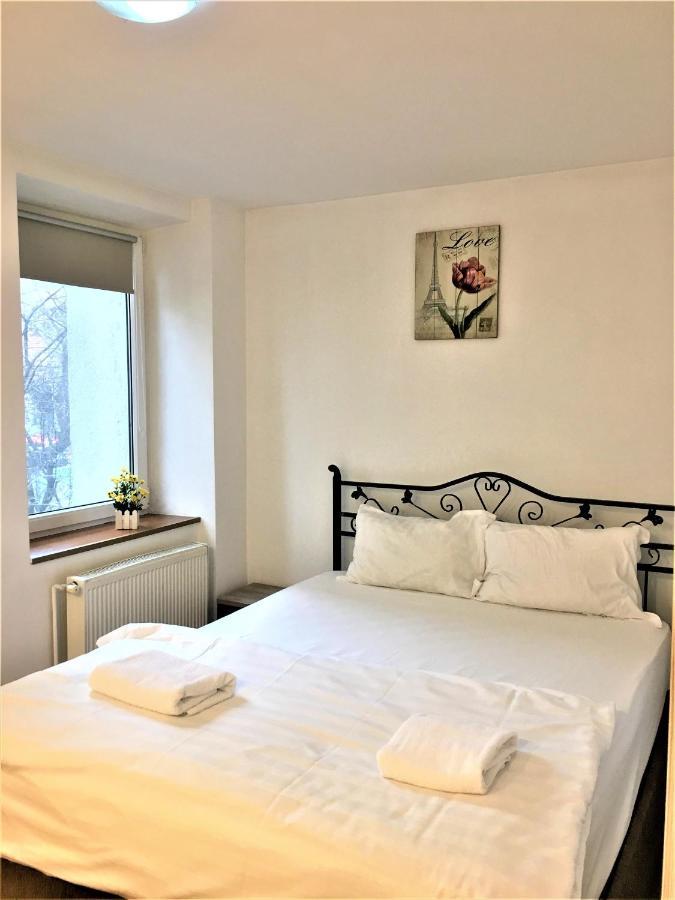 Large Apartment In Ultra-Central Location Brasov Bagian luar foto