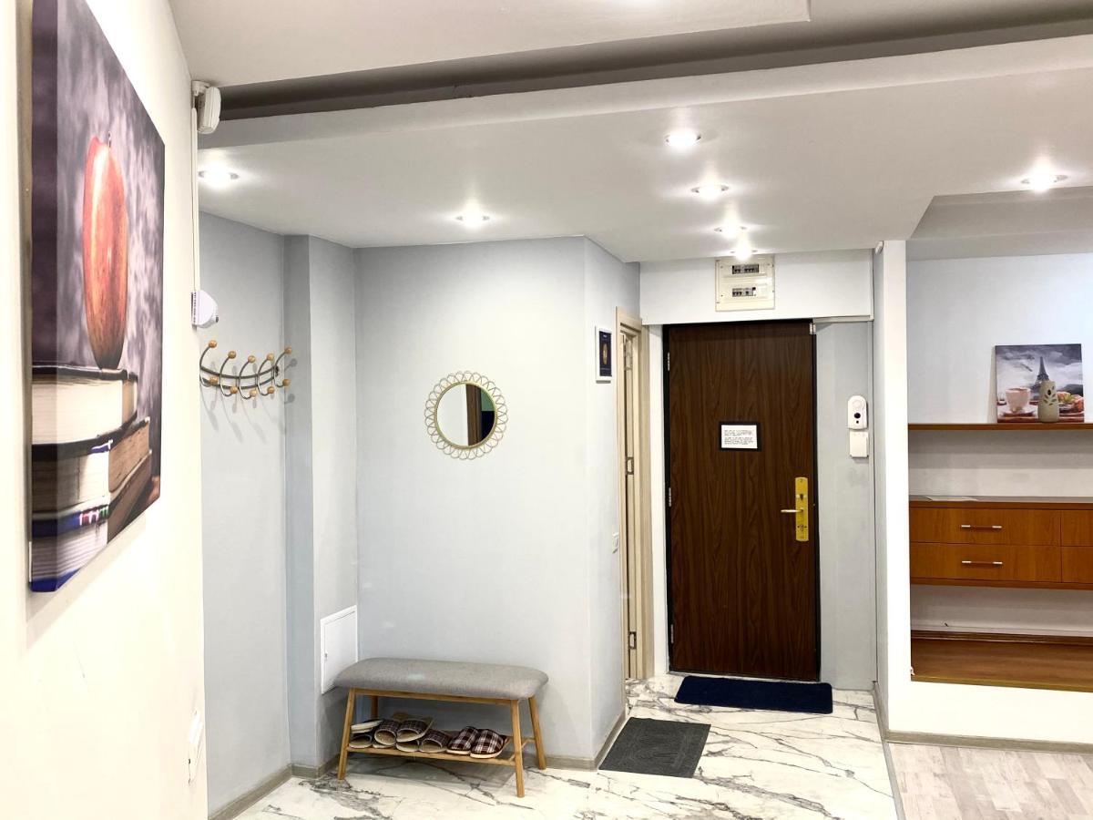 Large Apartment In Ultra-Central Location Brasov Bagian luar foto